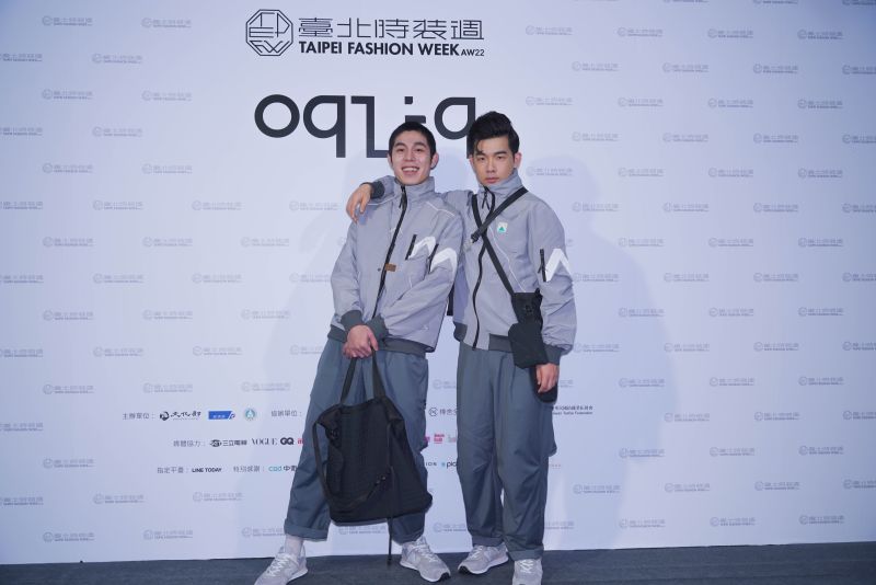 ▲胡瑋杰（右）、詹懷雲（左）出席台北時裝周走秀。（圖／大慕影藝、oqLiq提供）