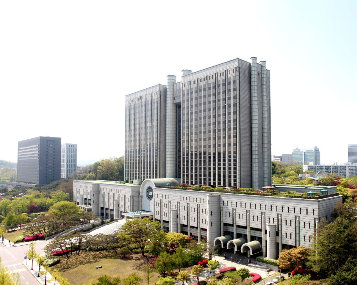 ▲台灣女學生曾以琳在韓國攻讀博士學位時，於2020年11月6日在首爾被闖紅燈的酒駕男撞死，肇事駕駛一、二審均判處8年徒刑，但最高法院以違憲為由發回重審，而最新判決出爐仍維持8年徒刑，全案定讞。（圖／翻攝自首爾地方法院官網）