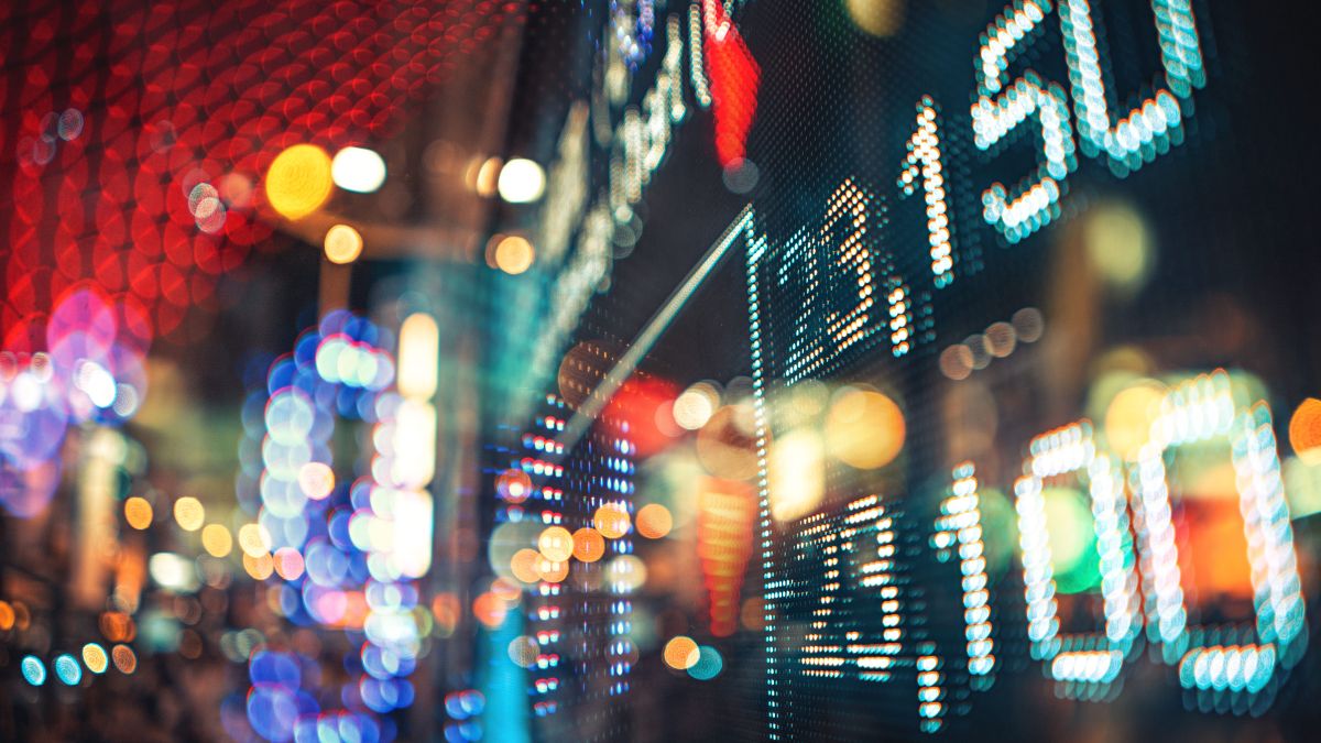 ▲近來全球股市劇烈震盪，科技股嚴重超跌，法人指出，下半年隨著升息及戰爭影響淡化，配合基本面回溫，漲升行情仍可期，危機入市時機到。（示意圖／Shutterstock）