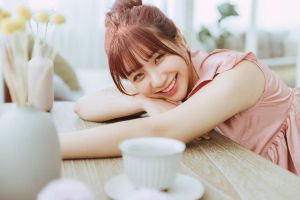 吳夢夢 ▲吳夢夢年幼時缺乏的關愛,在拍攝成人片時得到安慰。(圖/翻攝吳夢夢FB)