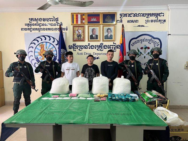 5台人「跨國運毒」落網！柬埔寨警查獲近700公斤各式毒品
