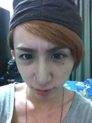 ▲罔腰公布19歲舊照。(圖/翻攝自罔腰臉書) ▲罔腰公布19歲舊照。(圖/翻攝自罔腰臉書)