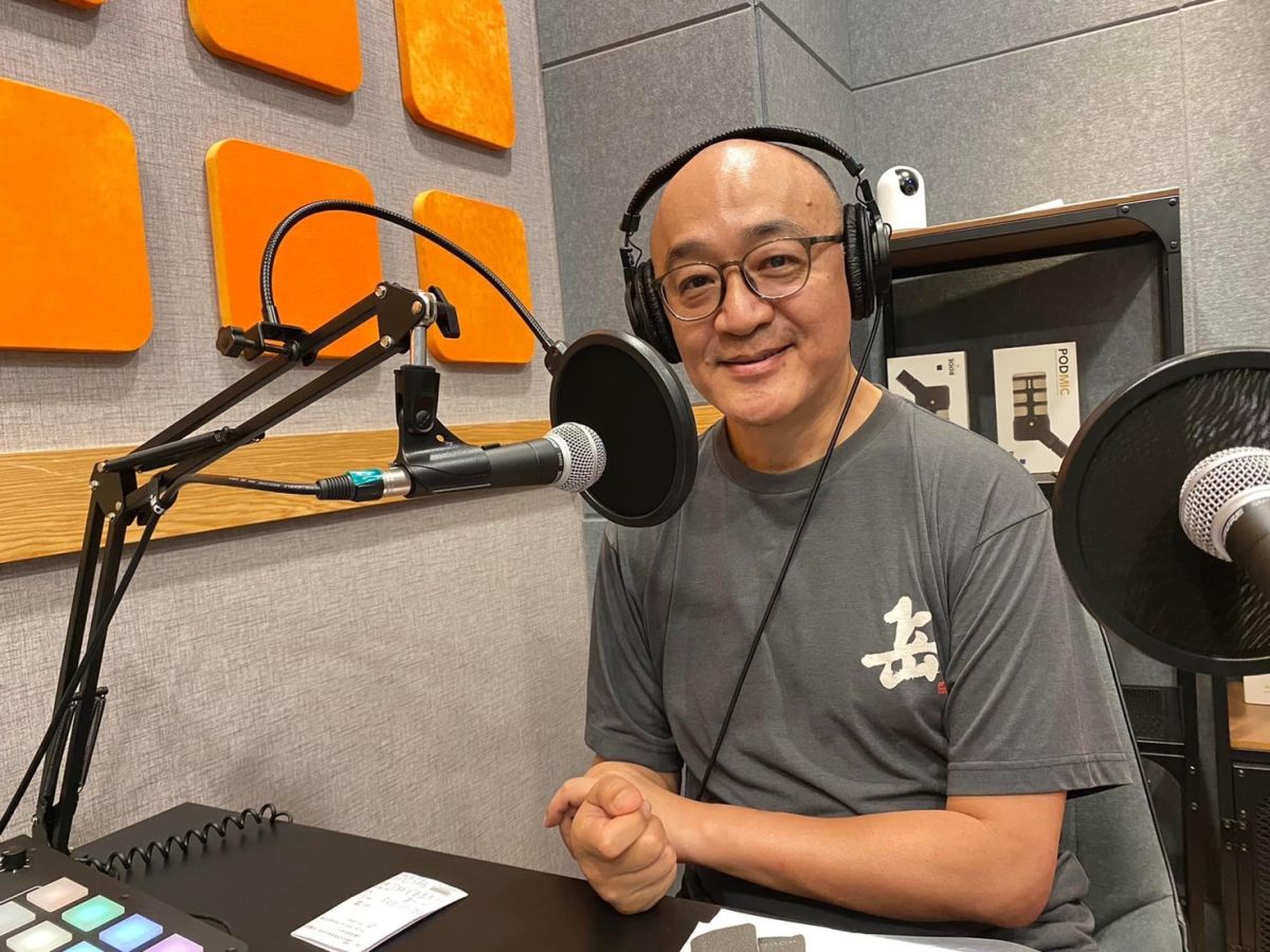 ▲一零四資訊科技前總經理阮劍安（賽桑）曾遭老婆以「大型垃圾」看待。（圖／高年級不打烊來賓退休中校、人文攝影家魏三峰提供）