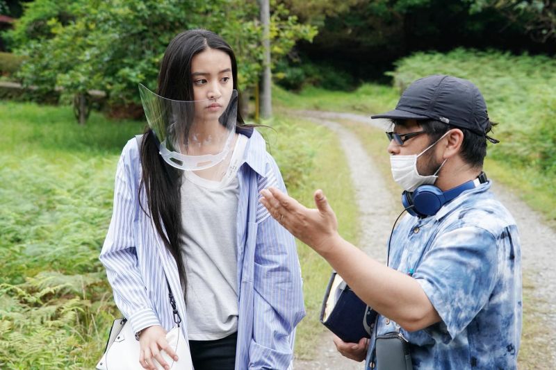 ▲木村光希今年首度進軍大銀幕，出任恐怖大師清水崇（右）電影《牛首村》女主角，該片上個月在日本上映，木村光希的表現頗受好評。（圖／木村光希IG）