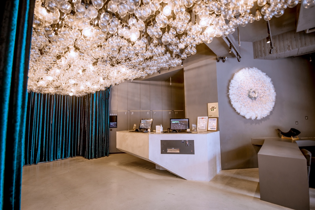 ▲時局變化多端，傳統旅宿業應立即搭上智能轉型列車。（圖／品牌提供）