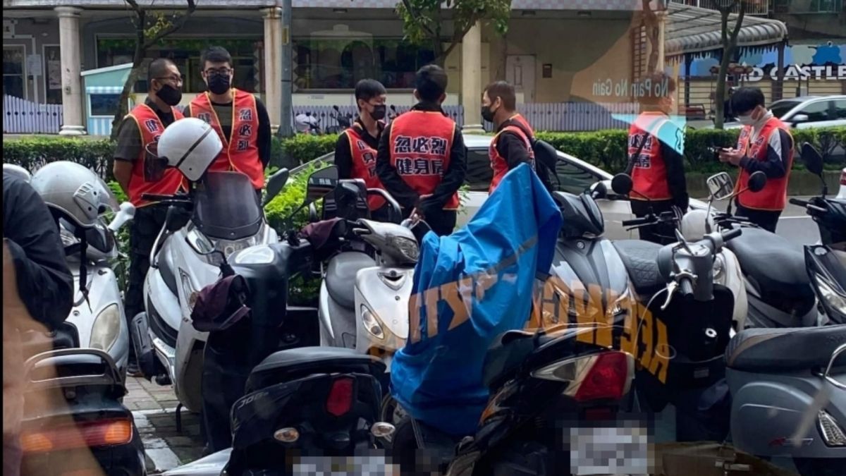 ▲館長三重的健身房糾紛，暫時告一段落，怎料結束後，卻被館長團隊直擊令人尷尬的一幕。（圖／館長飆悍臉書）