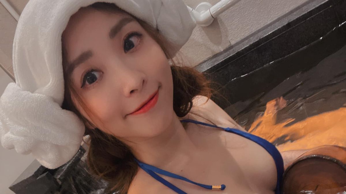 ▲夏乙薇泡湯被發現下半身全裸。（圖／夏乙薇臉書）