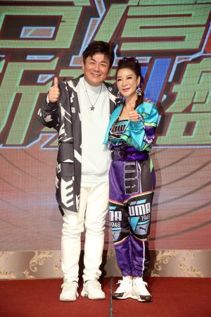 ▲楊繡惠（右）、劉家榮攜手主持全新歌唱節目。（圖／大立電視提供）