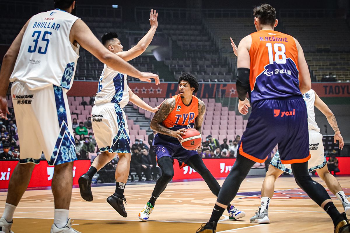 ▲羅賓森被林宜輝襲擊。（圖／PLG提供）