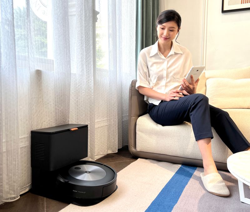 ▲iRobot 在台灣推出旗艦機款「iRobot Roomba j7+掃地機器人」。（圖／記者周淑萍攝）