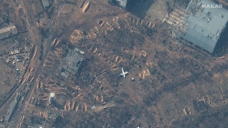 俄軍真的開始撤了？基輔周邊機場最新衛星畫面曝光