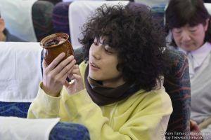 ▲菅田將暉以一頭爆炸頭完美複製主角「久能整」。(圖/friDay影音) ▲菅田將暉以一頭爆炸頭完美複製主角「久能整」。(圖/friDay影音)