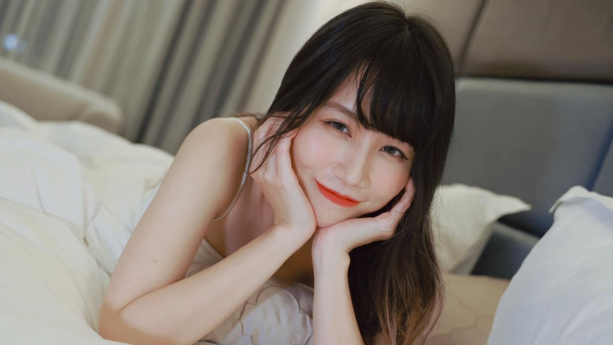 ▲小帆寫真集出貨延期，發福利照安撫粉絲。（圖／Fan. 小帆臉書）