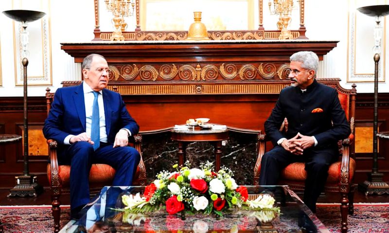 ▲俄羅斯外交部長拉夫羅夫（左）近日訪問印度，與印度外交部長蘇杰生（右）等人會晤。（圖／美聯社／達志影像）