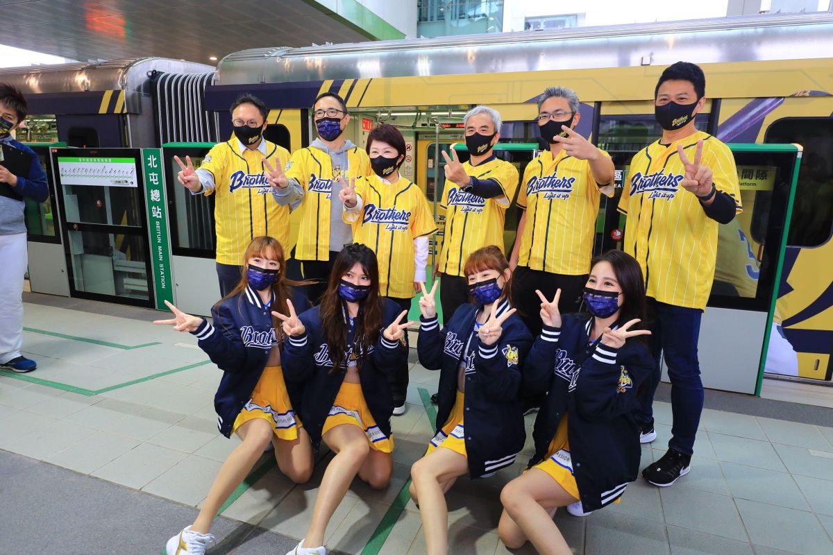 ▲中捷與中信兄弟再度聯手打造「猛瑪•鋼鐸拉王者列車」啟航，為台中捷運週年慶月揭開慶祝首部曲(圖／中捷公司提供2022.4.1)