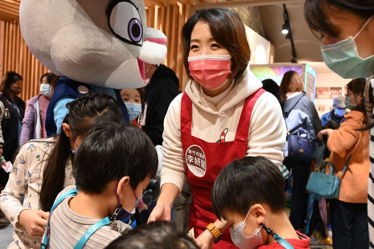 ▲國民黨稱台灣生育率下降是兩岸關係緊張所致，民進黨發言人李妍慧痛批是毫無邏輯的政治口水。（圖／資料照）