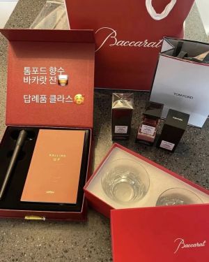 玄彬 ▲賓客曬出玄彬、孫藝珍婚禮謝禮,每組市價破萬元。(圖/翻攝IG)