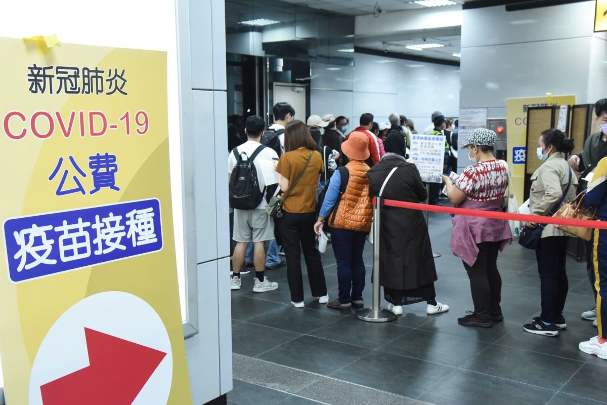 ▲專家坦言，南韓、香港在這波疫情下已經考過「期末考」，現在換台灣上場，要如何考好「期末考」？他認為只有把「基本功」疫苗覆蓋率做好做滿！（示意圖／NOWnews資料照片）