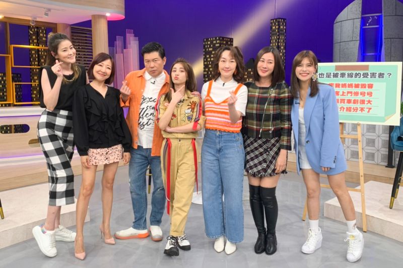 ▲《一袋女王》邀請夏宇童（右起）、林利霏、巴鈺、宇珊、曾國城、余皓然、宋哥聊幫別人介紹交往的趣事。（圖／衛視提供）