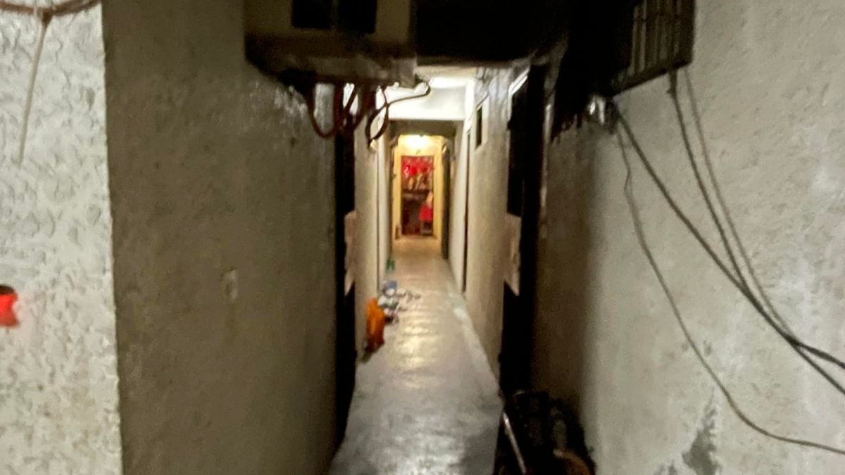 ▲有網友分享，他送物資給貧困人家時，卻被眼前的場景嚇到了：「還以為我穿越了！」。（圖／翻攝爆廢公社）