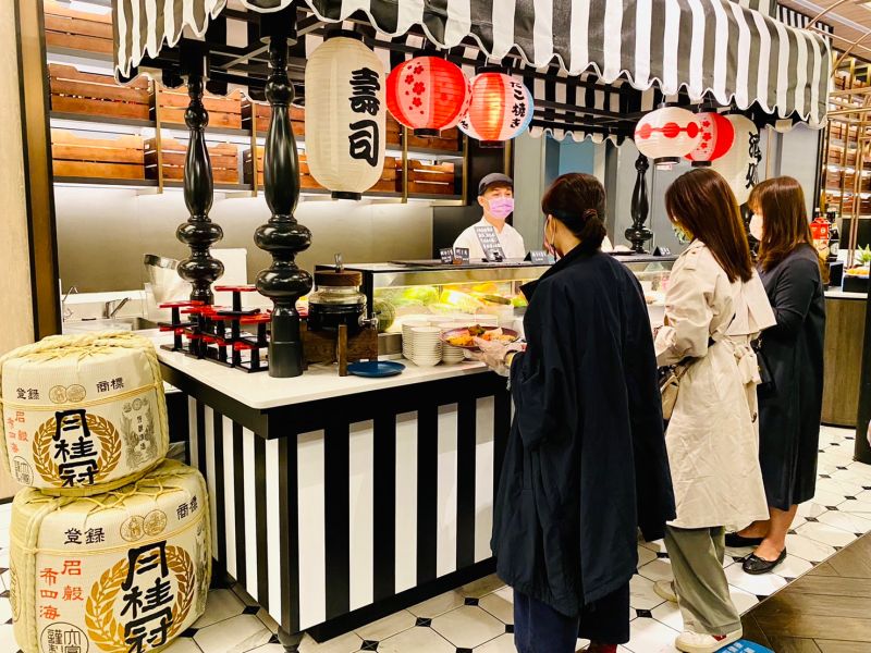 ▲Cozzi Market逸．市集的美食多為現做供應。（圖／記者蕭涵云攝COZZI Blu和逸飯店桃園館提供）