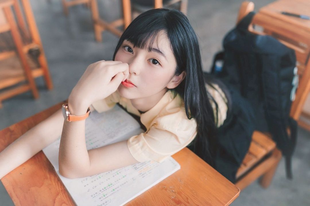 ▲許悅就讀景美女中時，在「惹不起高校少女」票選活動，獲選為全台最正高中生。（圖／取自《＠yueh_0720》IG）