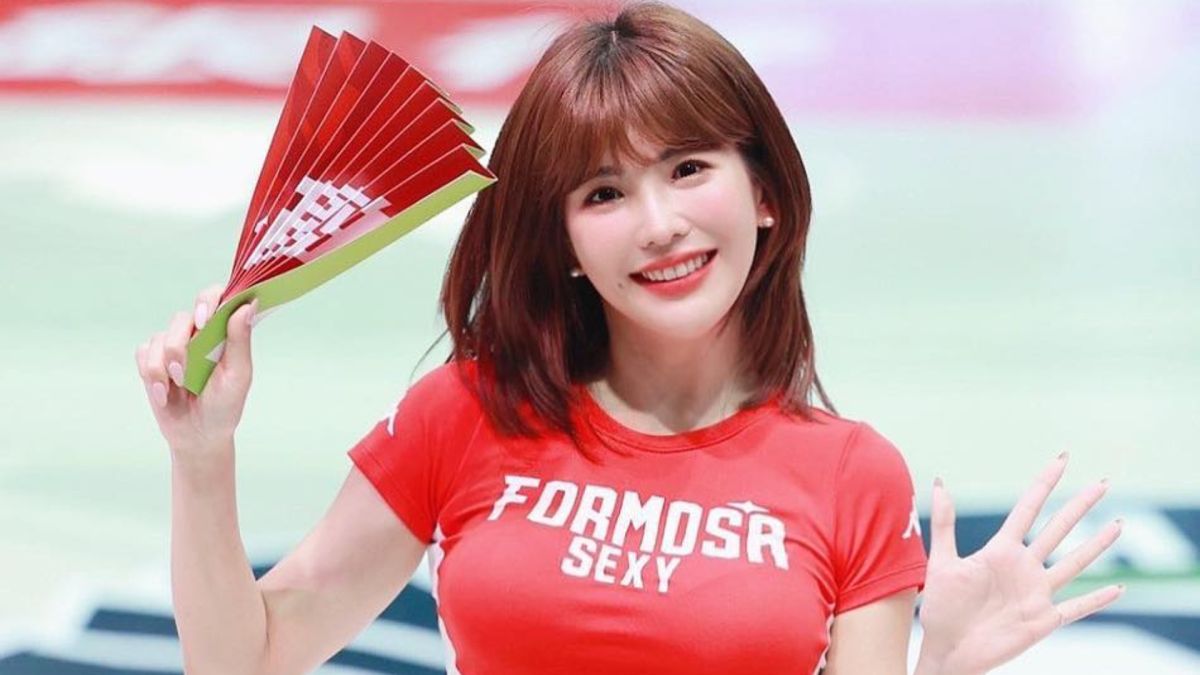 ▲啦啦隊女神壯壯大秀好身材。（圖／壯壯 / Ula Shen臉書）