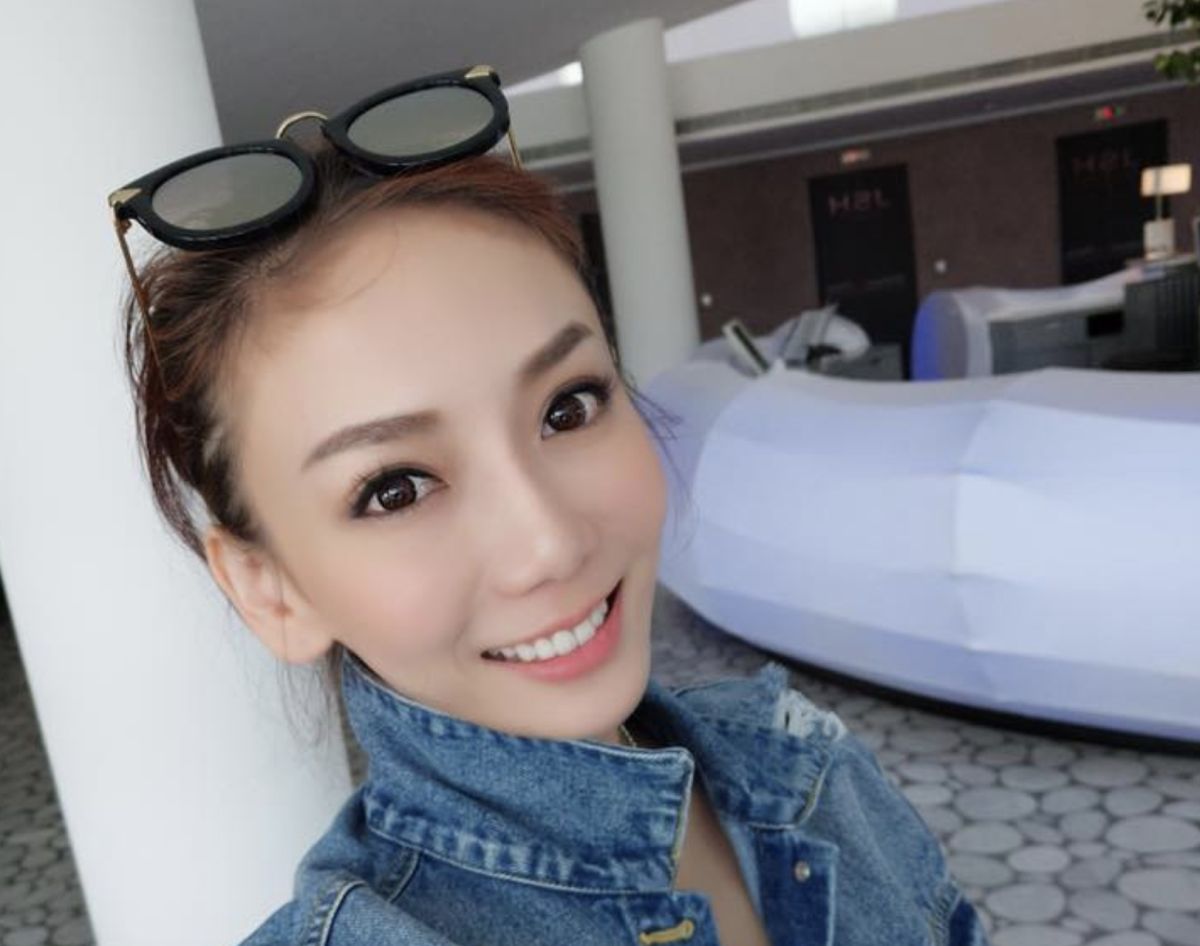 ▲當年因為太陽花學運而爆紅的女神劉依函（原名劉喬安），近日罕見曝光近況，透露已經離開台灣兩年。（圖/劉依函臉書）