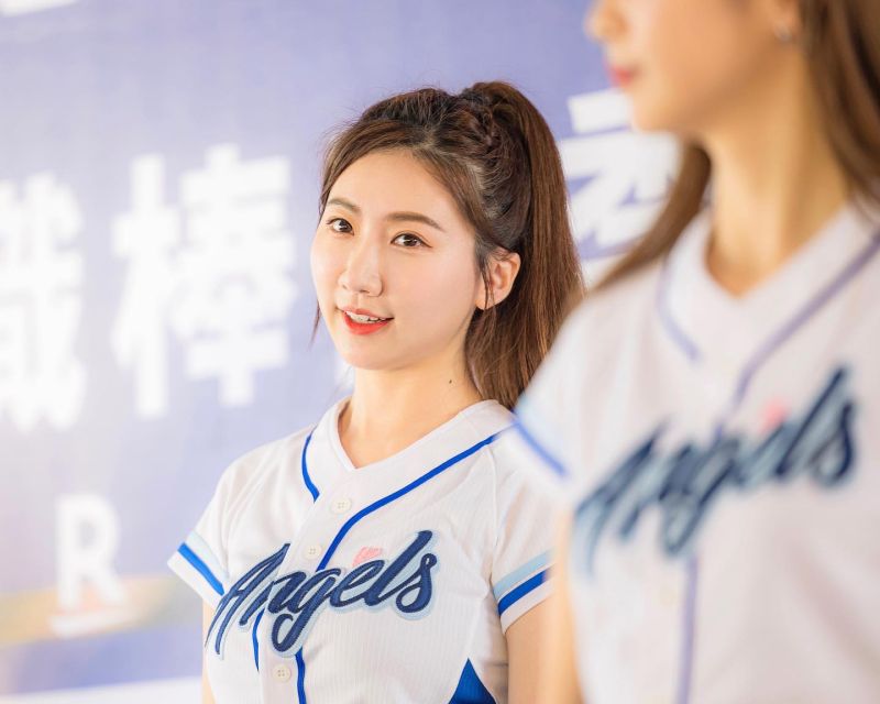 ▲▼游游上週在球場拍的高清照，臉蛋明顯變圓。（圖／游游Mita IG／hibitaiwanlife16）