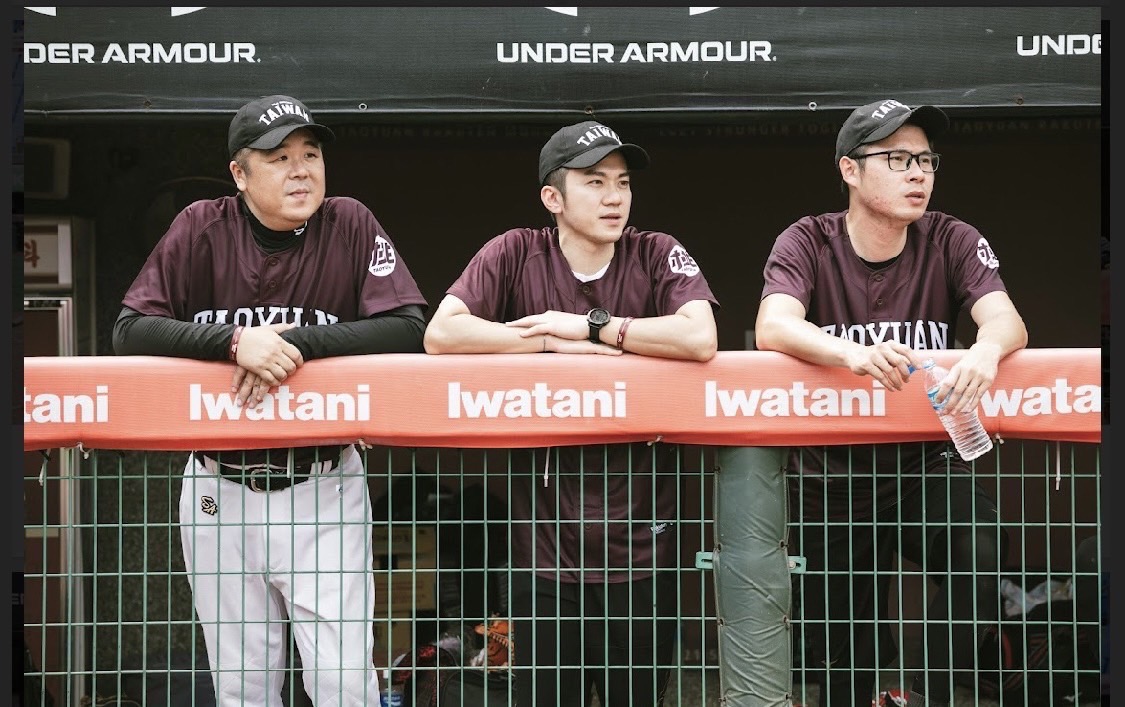 ▲鄭文燦的子弟兵黎正評（左一），上屆市議員選舉未通過黨內初選，這次捲土重來準備以他體育和教育背景挑戰楊梅區市議員。（圖／黎正評提供）