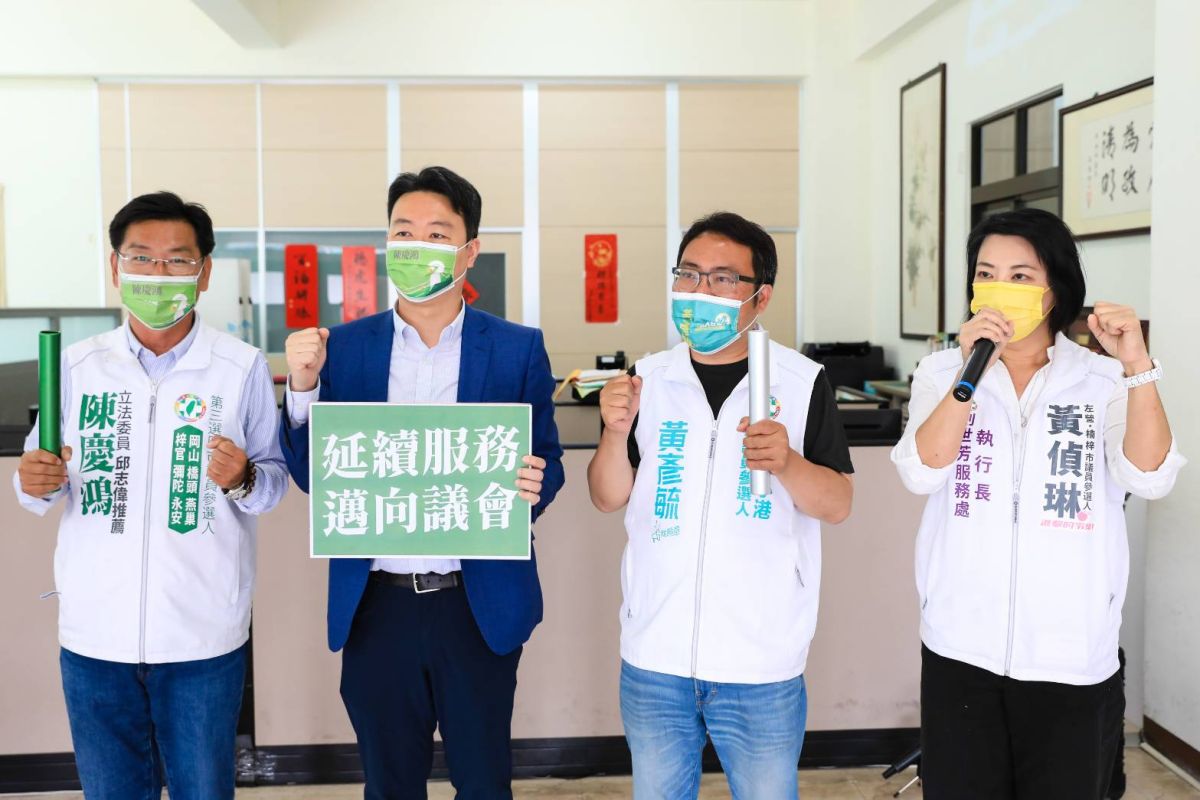 ▲台中市議員陳世凱今天專程南下高雄，力薦在地長期服務的大岡山市議員參選人陳慶鴻、前鎮小港市議員參選人黃彥毓。（圖／邁向過半大聯盟提供）