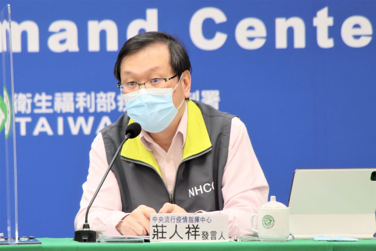 ▲指揮中心發言人莊人祥表示，目前有2立委被列居隔中。（圖／指揮中心）