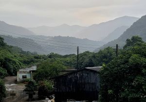 ▲劉芯彤坦言買不起中和的車位。（圖／劉芯彤臉書）