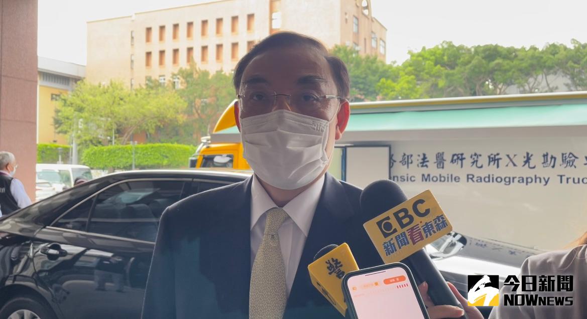 ▲深女星易淑寬獨子易寶宏，因捲入夜店殺警案遭判刑9年，不過他服刑2年半多，就獲准轉外役監，副總統、民進黨總統參選人賴清德痛批「無法接受」，法務部凌晨再度發布新聞稿回應。（圖為法務部長蔡清祥／記者潘千詩攝，2022.4.6）