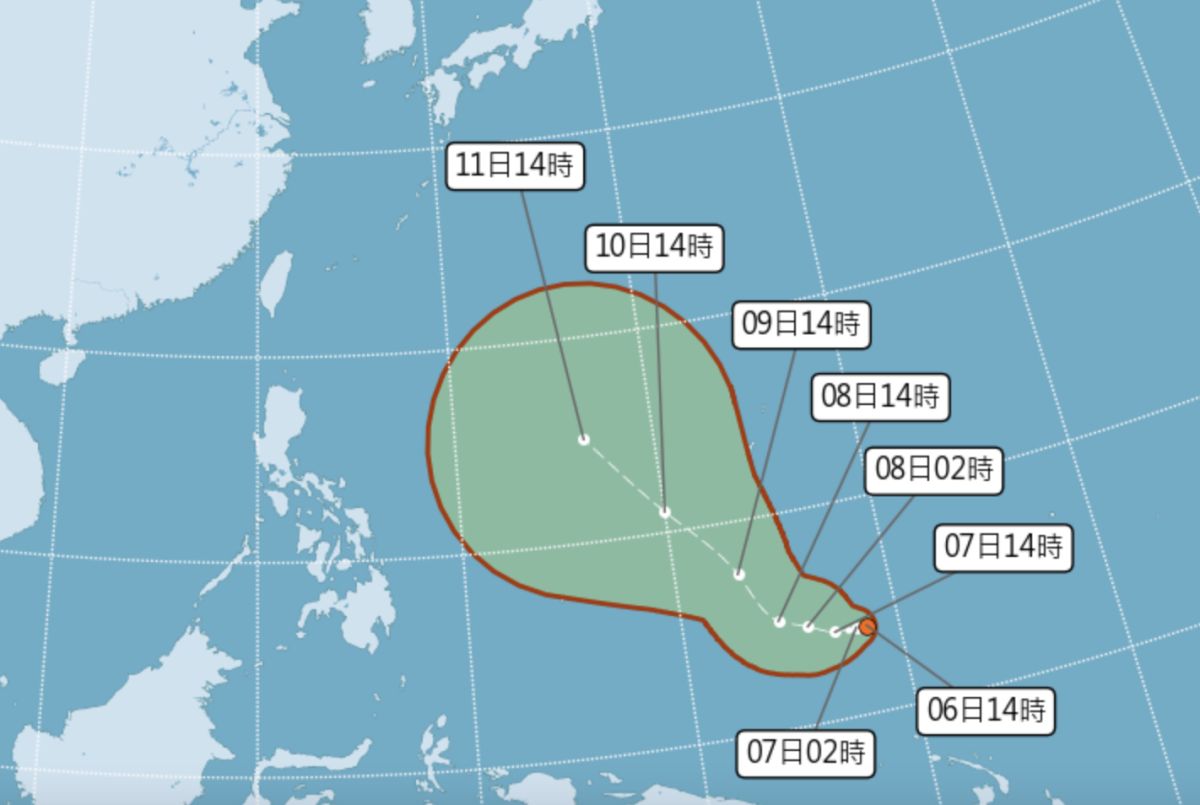 ▲今天傍晚在菲律賓東方海面上有一個熱帶性低氣壓生成，中央氣象局研判有發展成輕度颱風的趨勢，後續將先朝西緩慢移動，短期內對台灣沒有影響。（圖／翻攝中央氣象局官網）