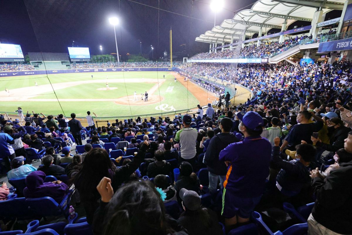 ▲富邦滿場觀眾。（圖／富邦提供）