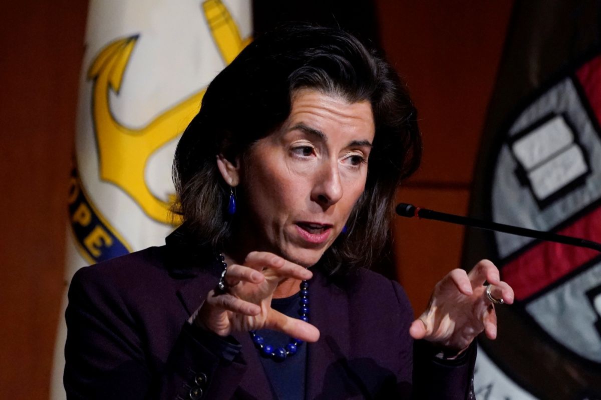 ▲美國商務部長雷蒙多25日呼籲國會盡快通過「晶片美國製造法案」，表示美國最精密的軍用晶片70%來自台灣，標槍反戰車飛彈系統有250個晶片，若全購自台灣，「那不安全」。資料照。（圖／美聯社／達志影像）