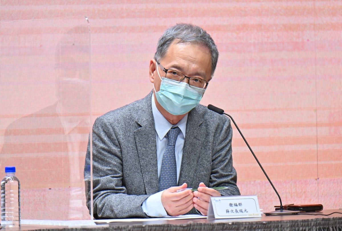 ▲新任衛福部長將由次長薛瑞元出任，次長一職則由醫福會執行長王必勝接任。（圖／行政院提供）