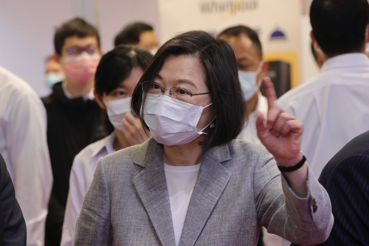 ▲總統蔡英文22日前往新北進行黨職選舉立委，洪孟楷呼籲不要將選舉看得比防疫重要。（資料照／總統府提供）