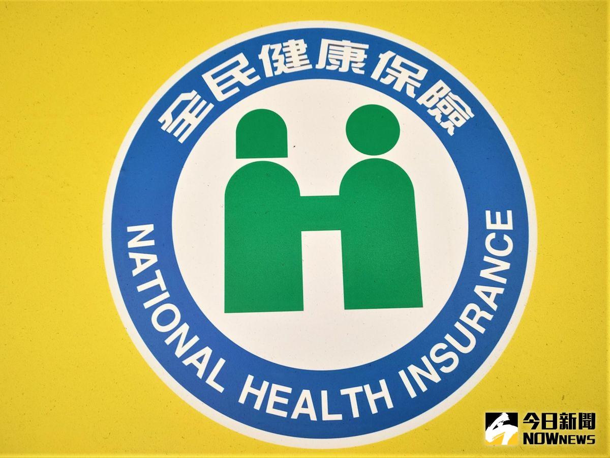 ▲衛福部全民健康保險會今（18）日召開委員會議，審議健保署提報的112年度保險費率方案，審議結果建議維持現行費率5.17%不調整。（圖／記者許若茵攝）