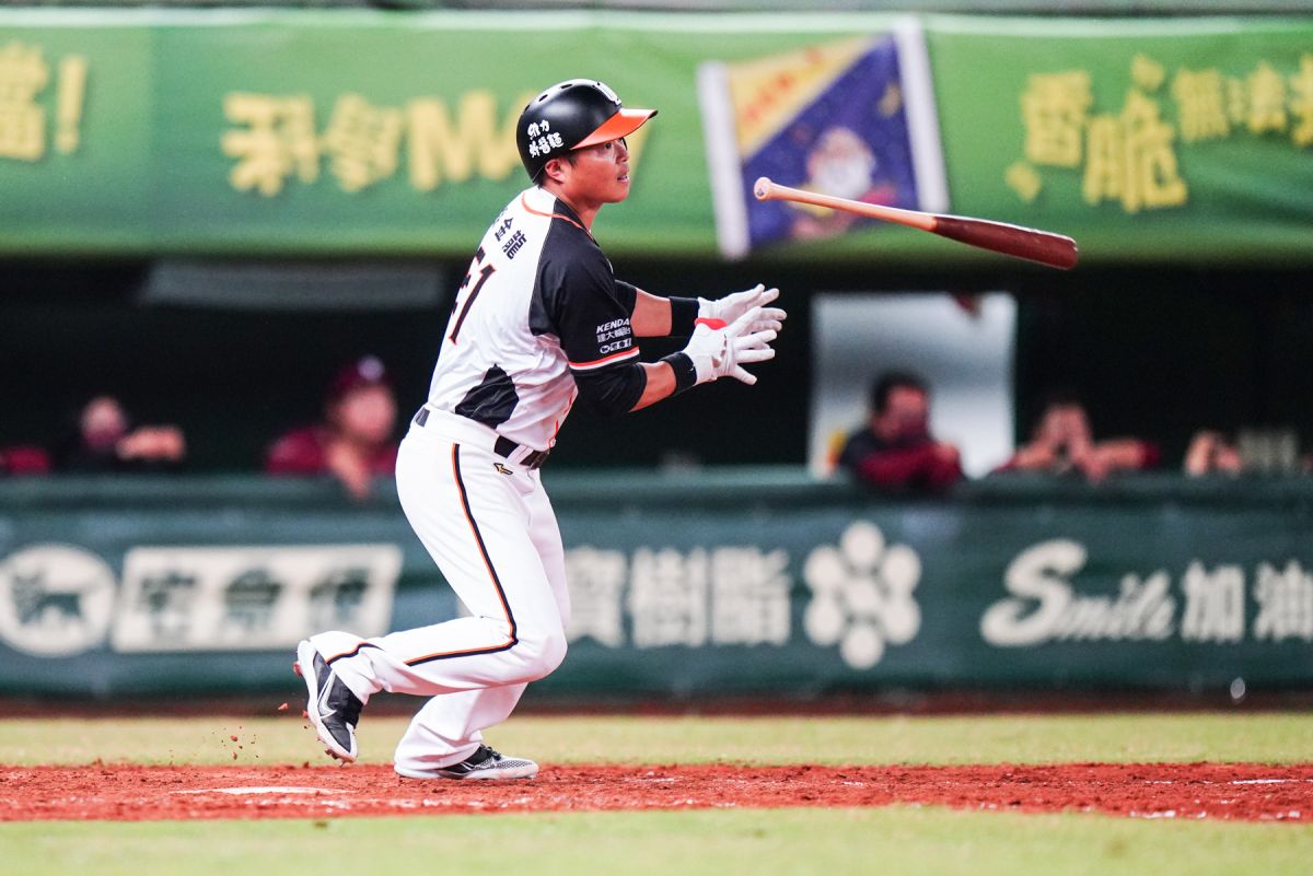 ▲胡金龍開轟。（獅隊提供）