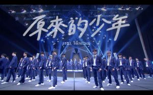 ▲夯團《原子少年》昨天公布主題曲,80人舞整齊度讓網友驚艷不已。(圖/野火娛樂提供) ▲夯團《原子少年》昨天公布主題曲,80人舞整齊度讓網友驚艷不已。(圖/野火娛樂提供)