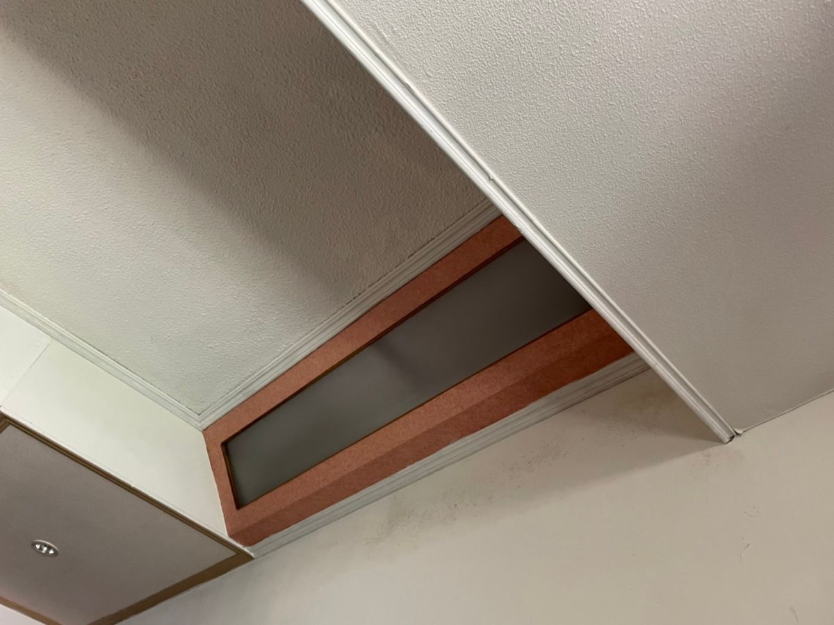 ▲國外一名網友分享自己樓上鄰居不斷發出詭異聲音，天花板一直出現重擊聲。（示意圖/記者張嘉哲攝）