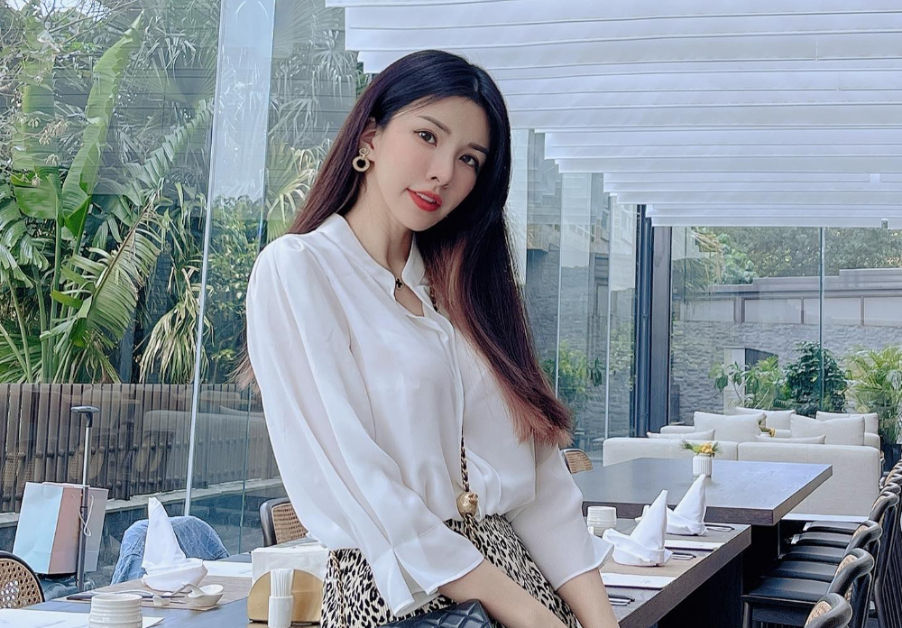 ▲國光女神蘇心甯拉鍊被扯開，凶猛級上圍走光。（圖／蘇心甯IG）