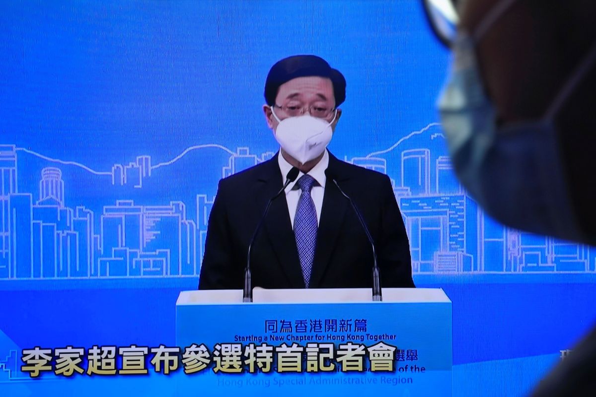 ▲香港前政務司司長李家超一人參選香港特首選舉，以逾99%支持率勝選。（圖／美聯社／達志影像）