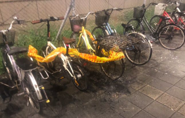 圓山捷運站外自行車遭「縱火焚毀」!男子辯稱是要點香菸