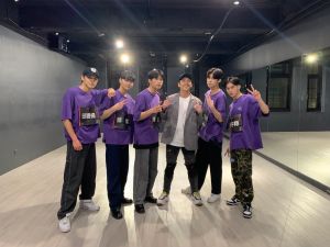 陳漢典 ▲陳漢典和《原子少年》海王星成員一起表演。(圖/野火娛樂提供)