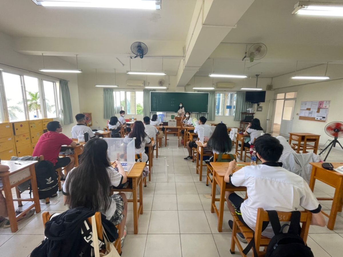 ▲近日疫情升溫，為配合政府防疫政策，造成各級教師皆苦不堪言。（圖／教育部）