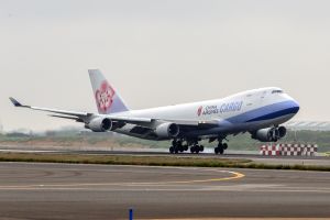 中國解封　華航2月再增兩岸、香港航班
