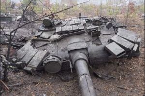 ▲被烏克蘭摧毀的俄軍T72戰車。(圖／烏克蘭國防部臉書)